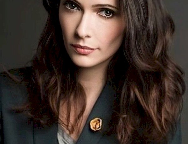 Bitsie Tulloch Net Worth 2025: How the TV Star Built Her Fortune