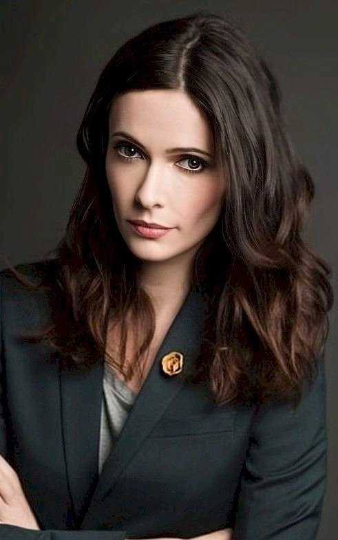 Bitsie Tulloch Net Worth 2025: How the TV Star Built Her Fortune