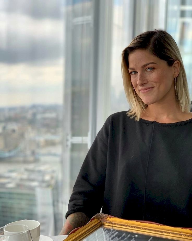 Cassadee Pope Net Worth 2025: How Rich Is The Voice Winner Today?