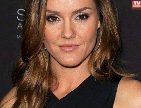 Erinn Hayes Net Worth in 2025 — How the Comedy Star Built Her Multi-Million Dollar Success